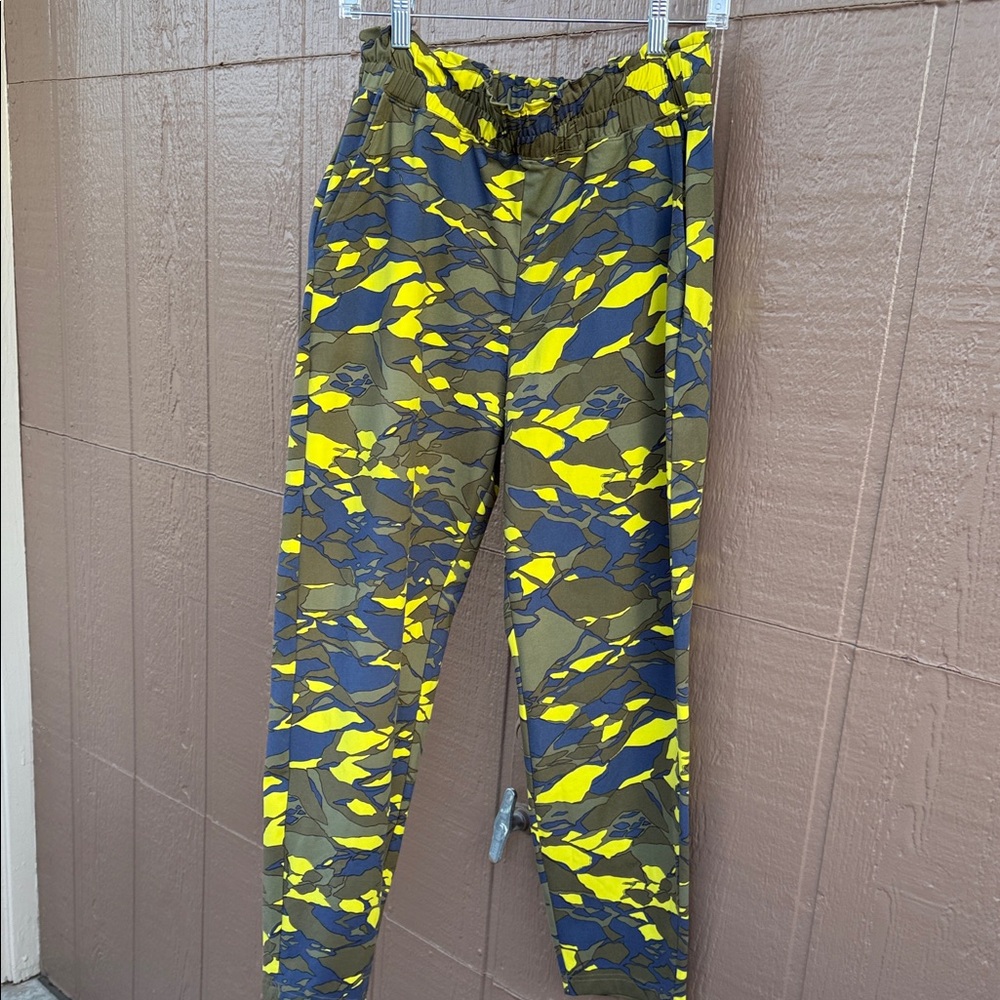 Fabletics Joggers - Picture 1 of 6